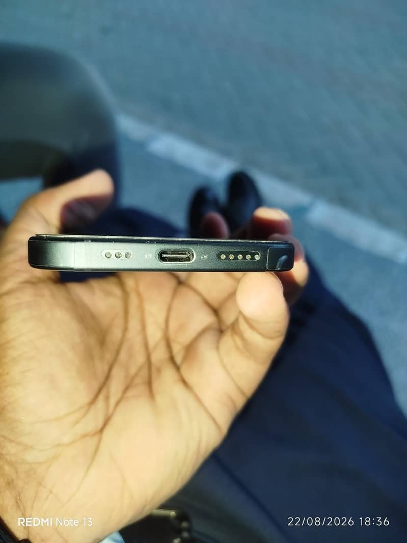Apple iPhone 15 4