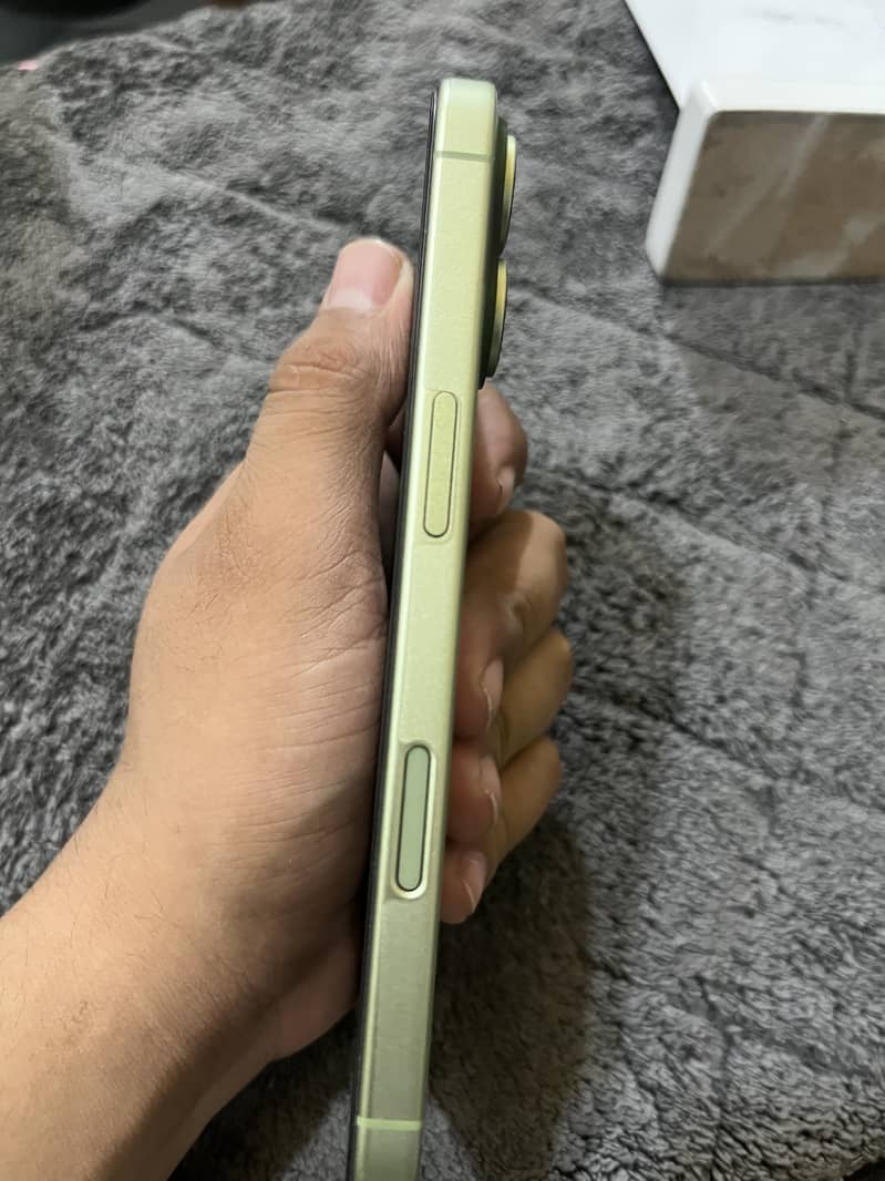 Apple iPhone 17 6