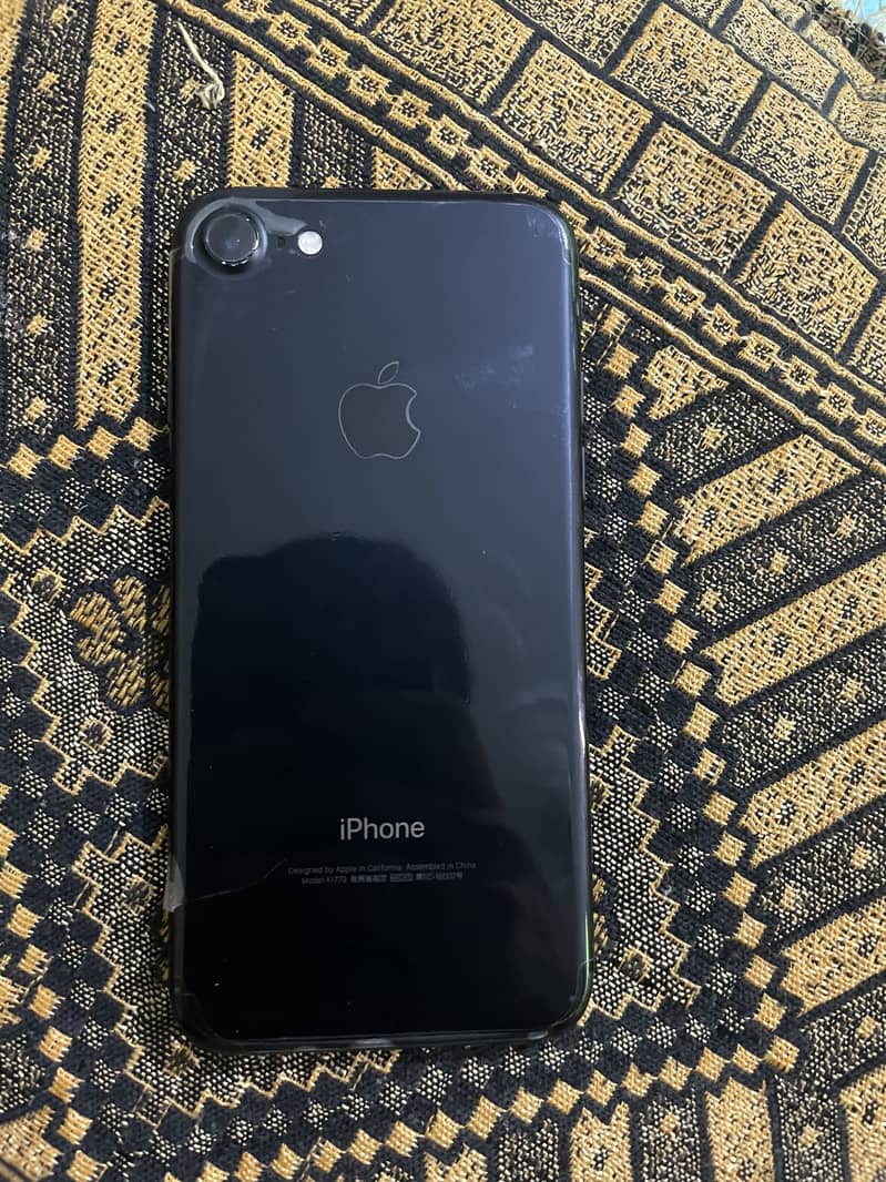 Apple iPhone 7 0