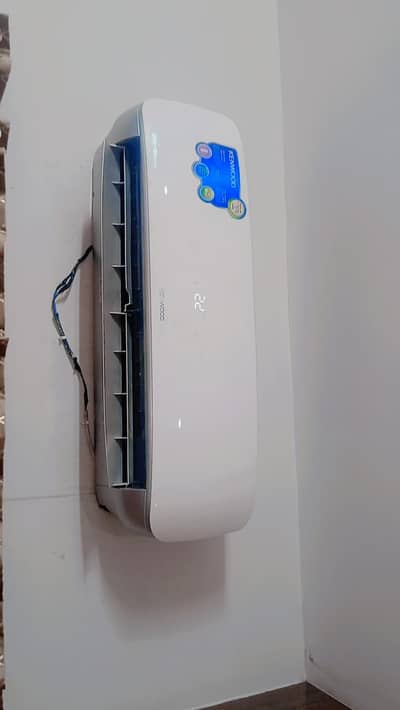 Kenwood inverter AC in working conditions