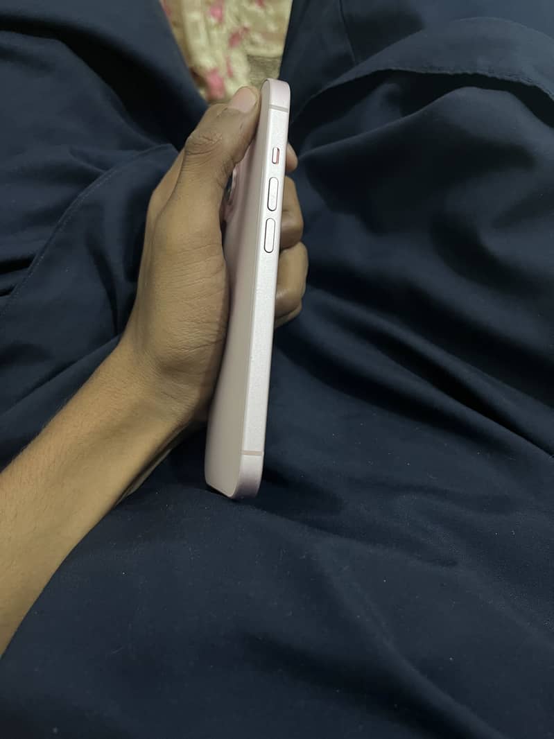 Apple iPhone 15 5