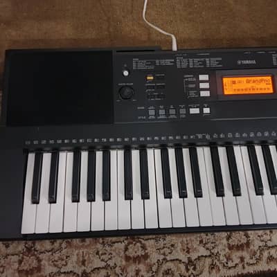 Yamaha PSR E 343 keyboard 