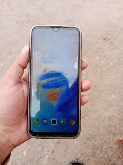 Tecno Spark 5 Pro 4gb 64gb sirf fingar kharab hai baqi all ok