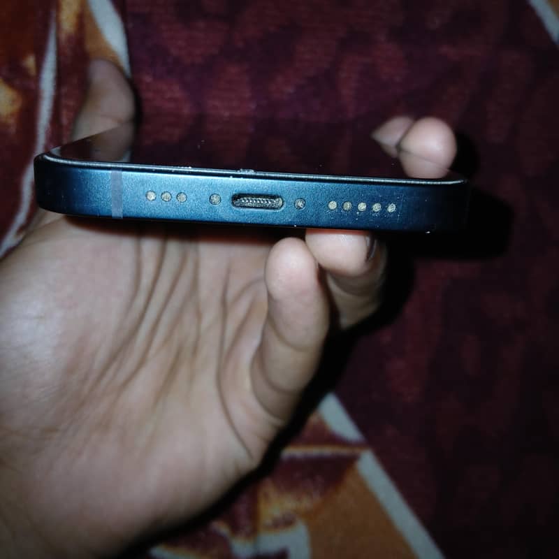 Apple iPhone 13 2