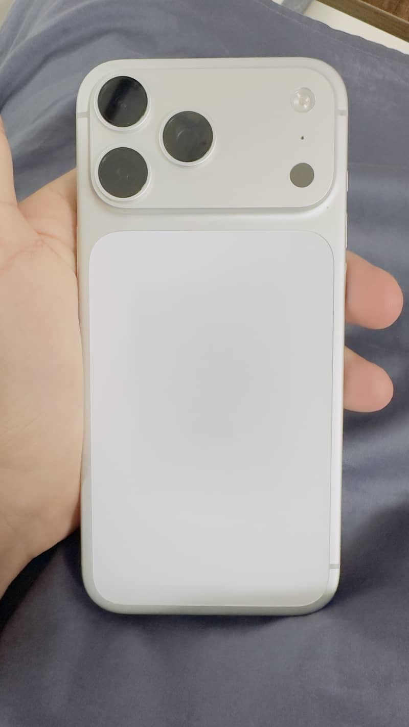 Apple iPhone 17 Pro Max 6