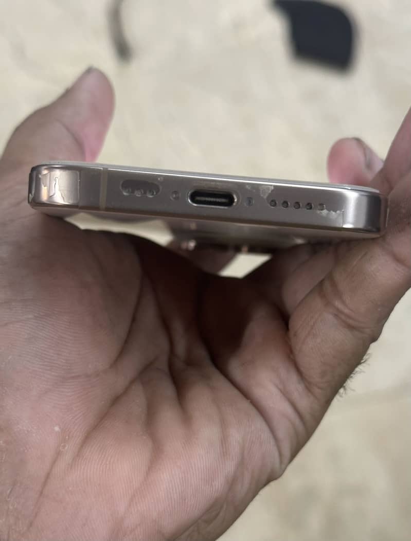 IPhone 16 pro 2