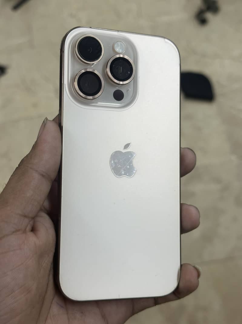 IPhone 16 pro 3