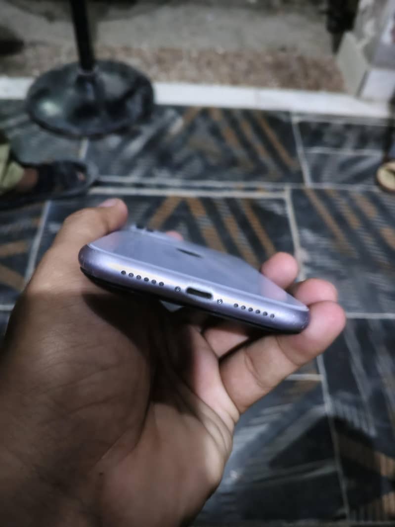 Apple iPhone 11 5