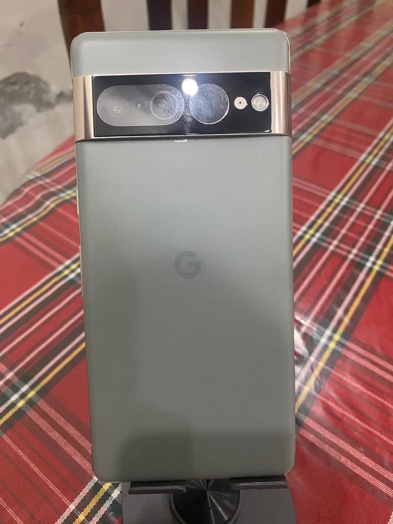 Google pixel 7 pro 4
