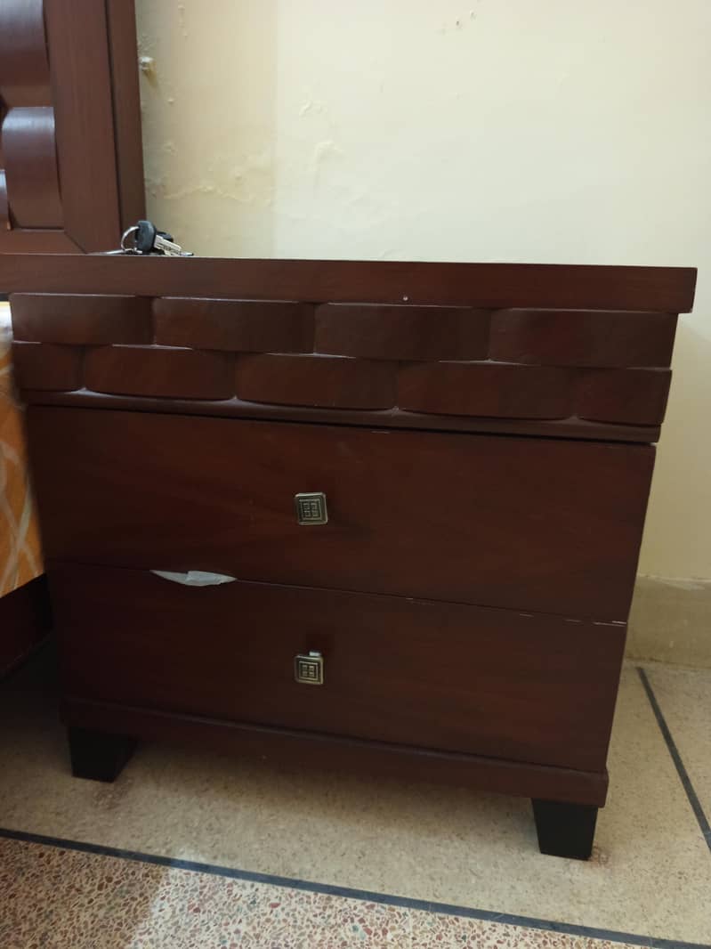 Bed Set | Side Tables | Dressing Table 4