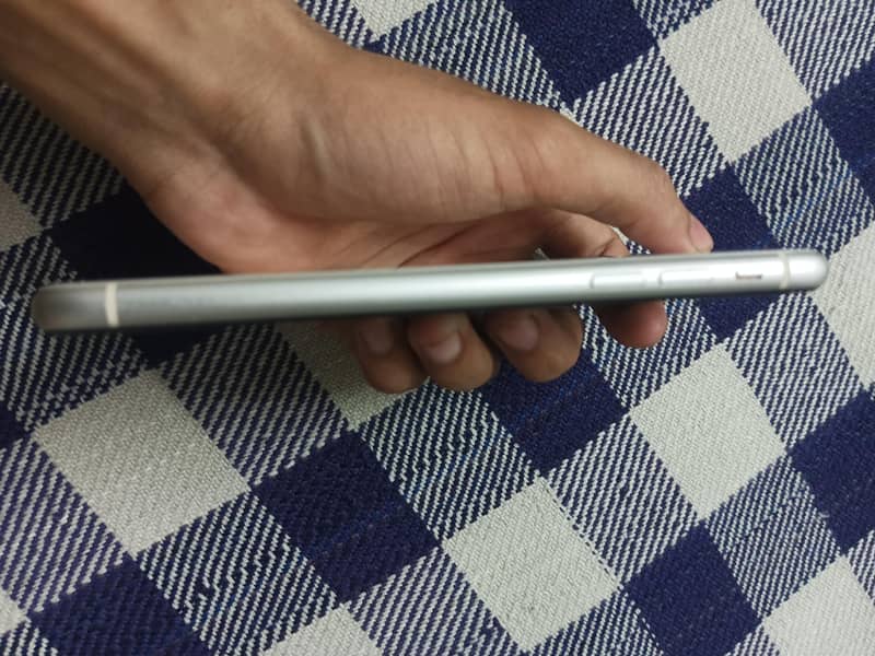 Apple iPhone 11 3