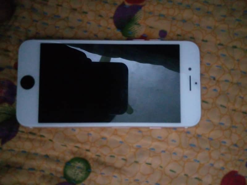 Apple iPhone 7 1