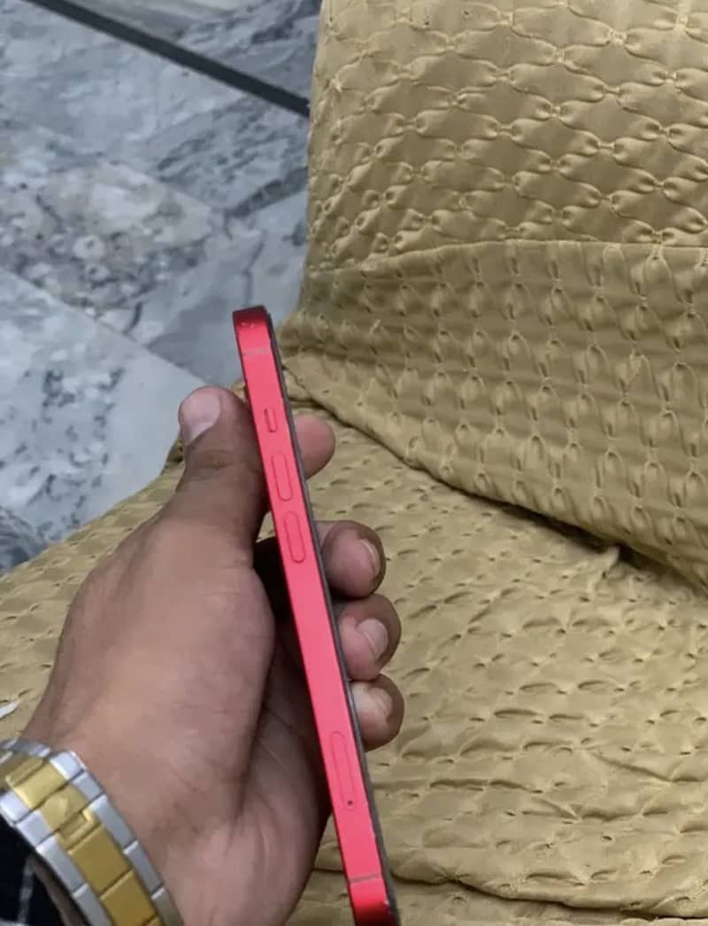 Apple iPhone 13 3