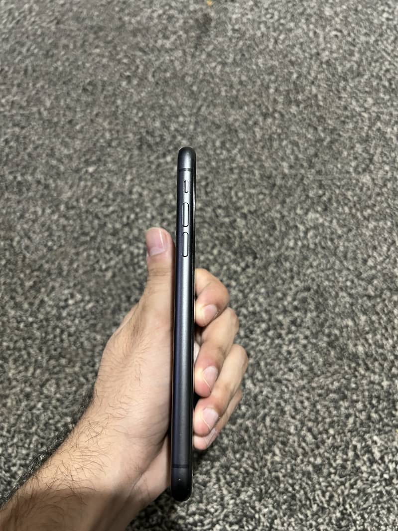 iPhone 11 2