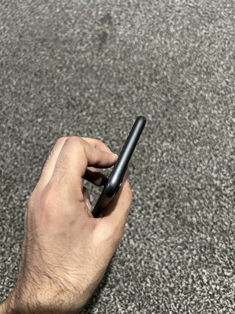 iPhone 11 3