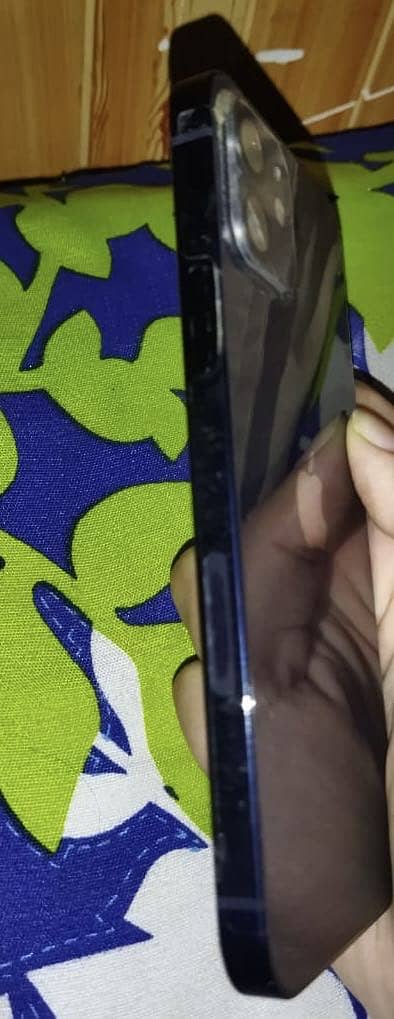 Apple iPhone 12 2