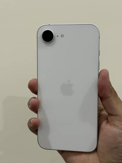 Apple iPhone 16e