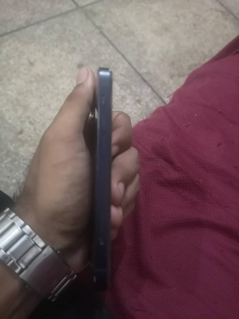 Apple iPhone 12 mini 3