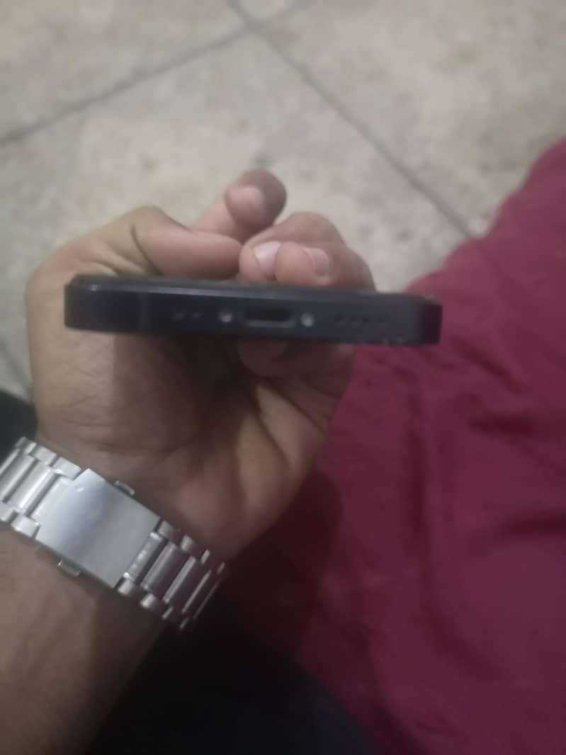 Apple iPhone 12 mini 4