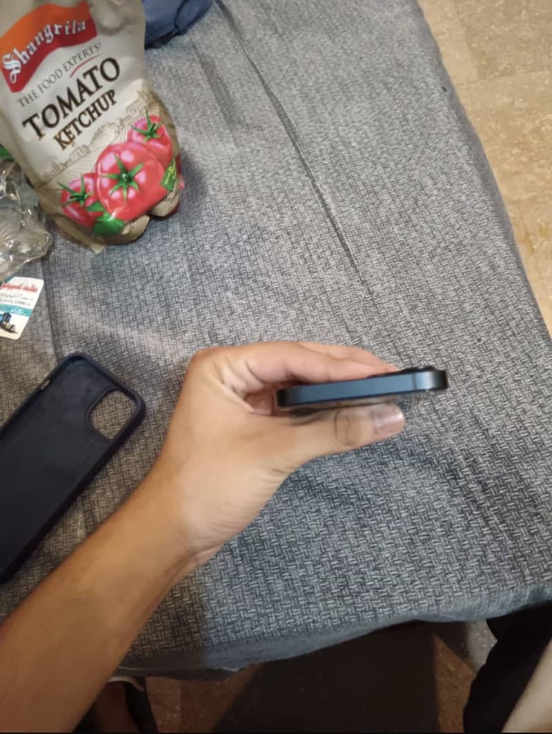 Apple iPhone 13 7