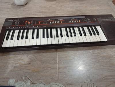 Casio piano CT 310