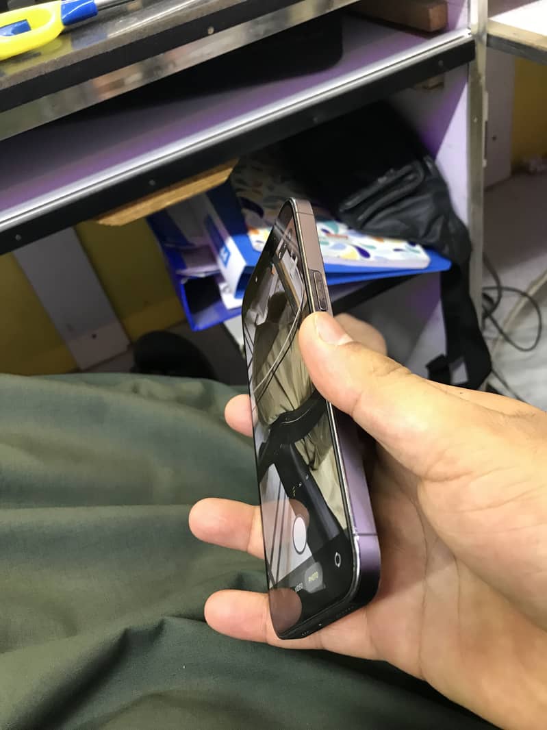 Apple iPhone 14 Pro Max 15