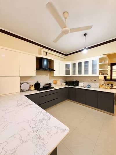300YARDS DUPLEX BUNGALOW FOR SELL IN DHA PHASE 6. MOST ELITE CLASS LOCATION IN DHA KARACHI
