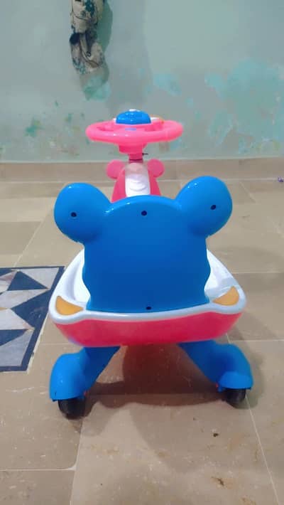 baby car Age 3 to 6 and Very strong materiel