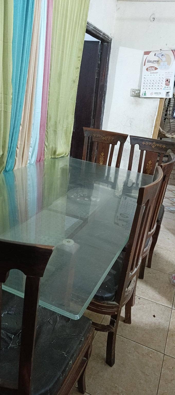Dining table 0