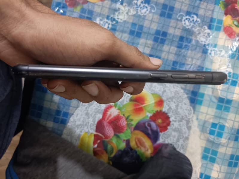 Apple iPhone X 3