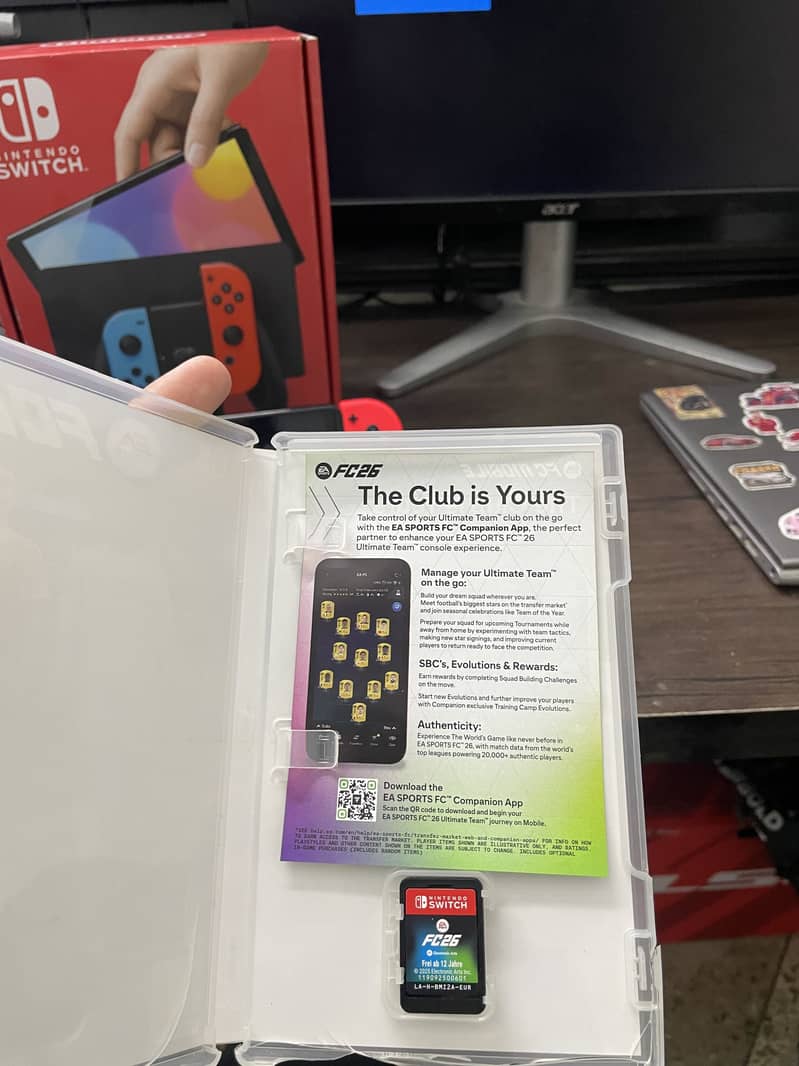 Nintendo Switch Oled in mint condition 2