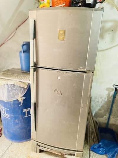 Urgent Sale Dawlance Refrigerator In low Price