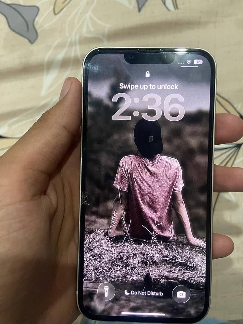 Apple iPhone 13 4
