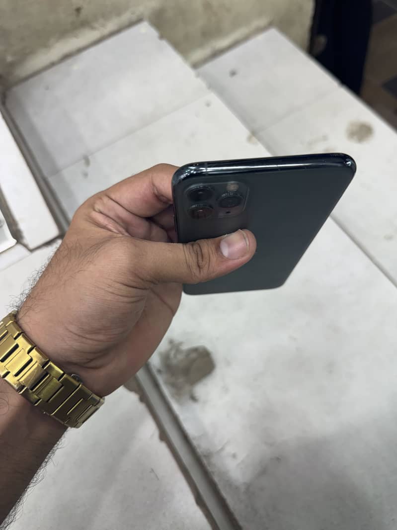 Apple iPhone 11 Pro Max 5