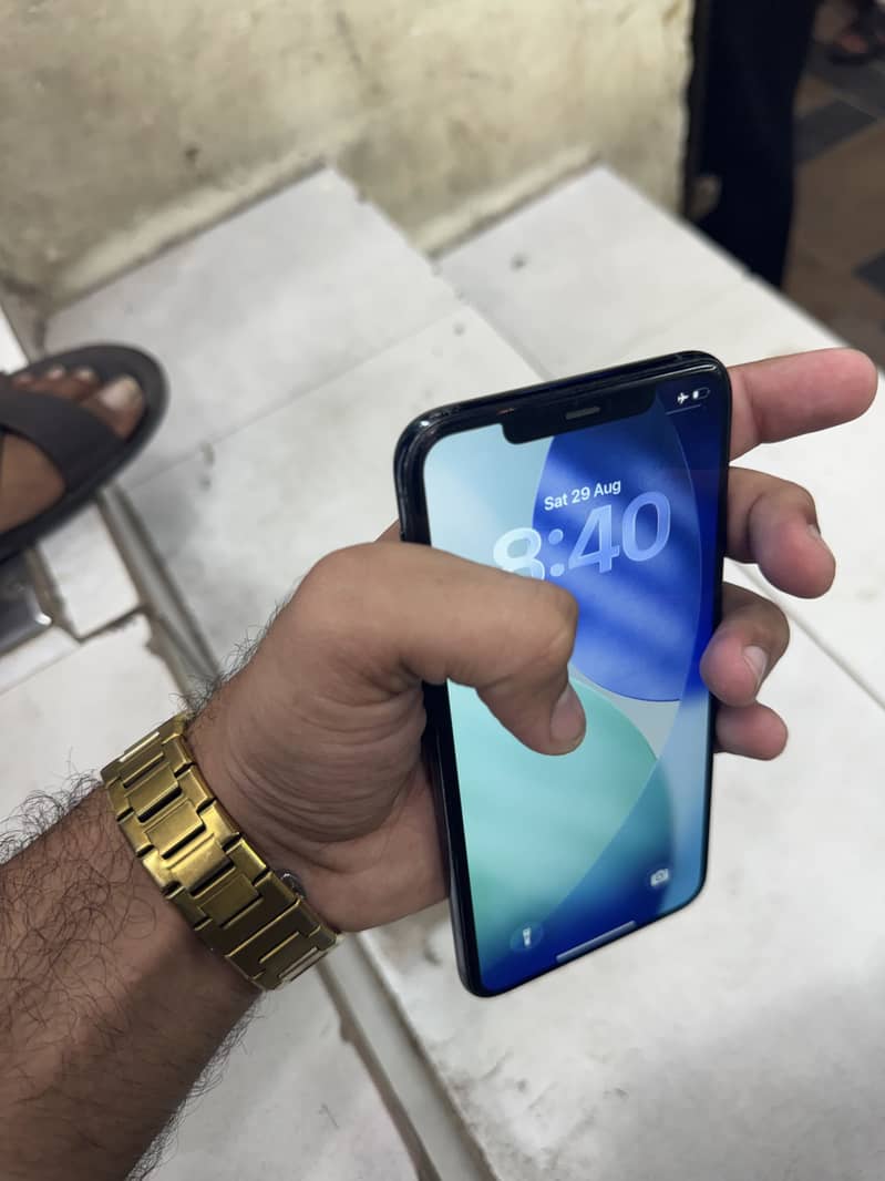 Apple iPhone 11 Pro Max 8