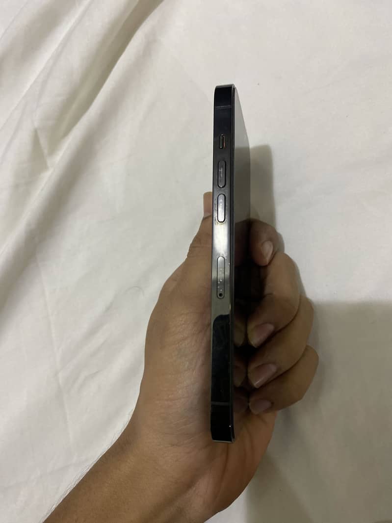 Apple iPhone 14 Pro 0