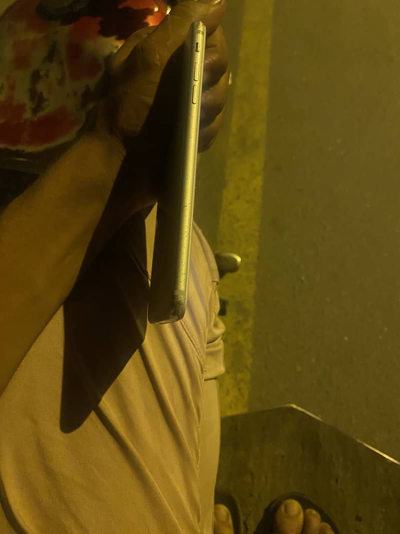 Apple iPhone 7 Plus 0