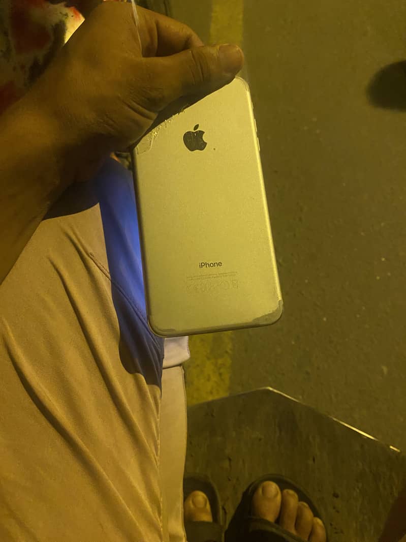 Apple iPhone 7 Plus 1