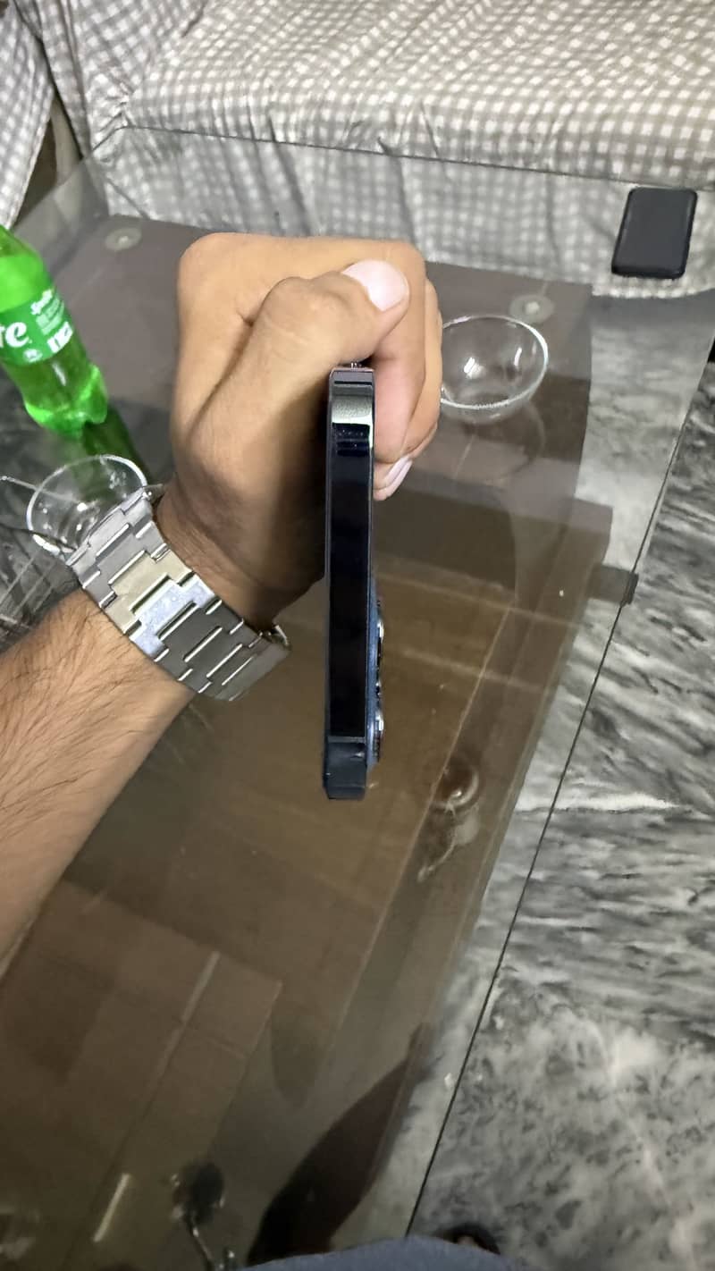 iPhone 12 Pro Max 4