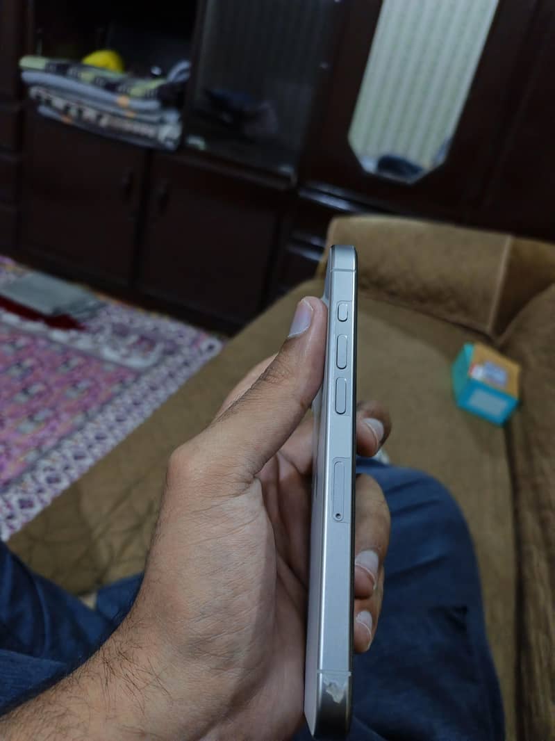 Apple iPhone 15 Pro 1