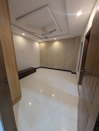 3BED UNFURNISHED APARTMENT AVAILABLE MONTHLY FOR RENT IN ISLAMABAD E11 4