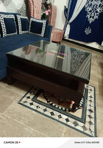 new table hen  1 big hi 2 small hen