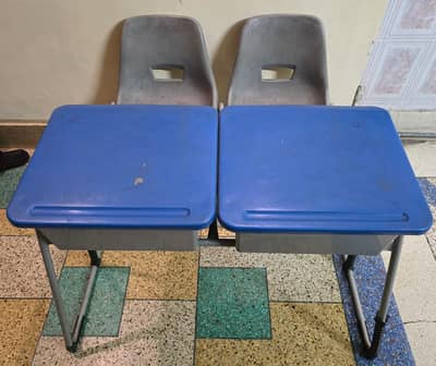 ​Boss 2-Seater Student Bench Desk – Excellent Condition