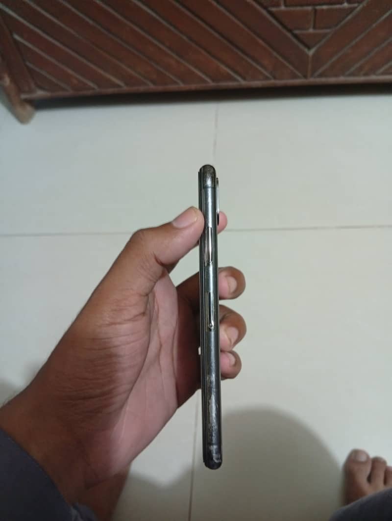 Apple iPhone X 2