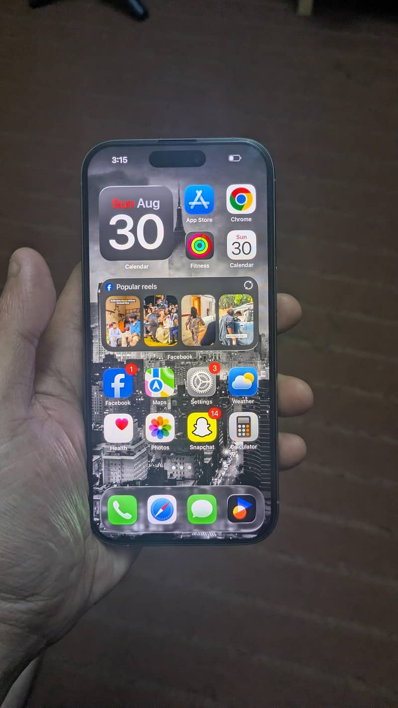 Apple iPhone 16 Pro 0