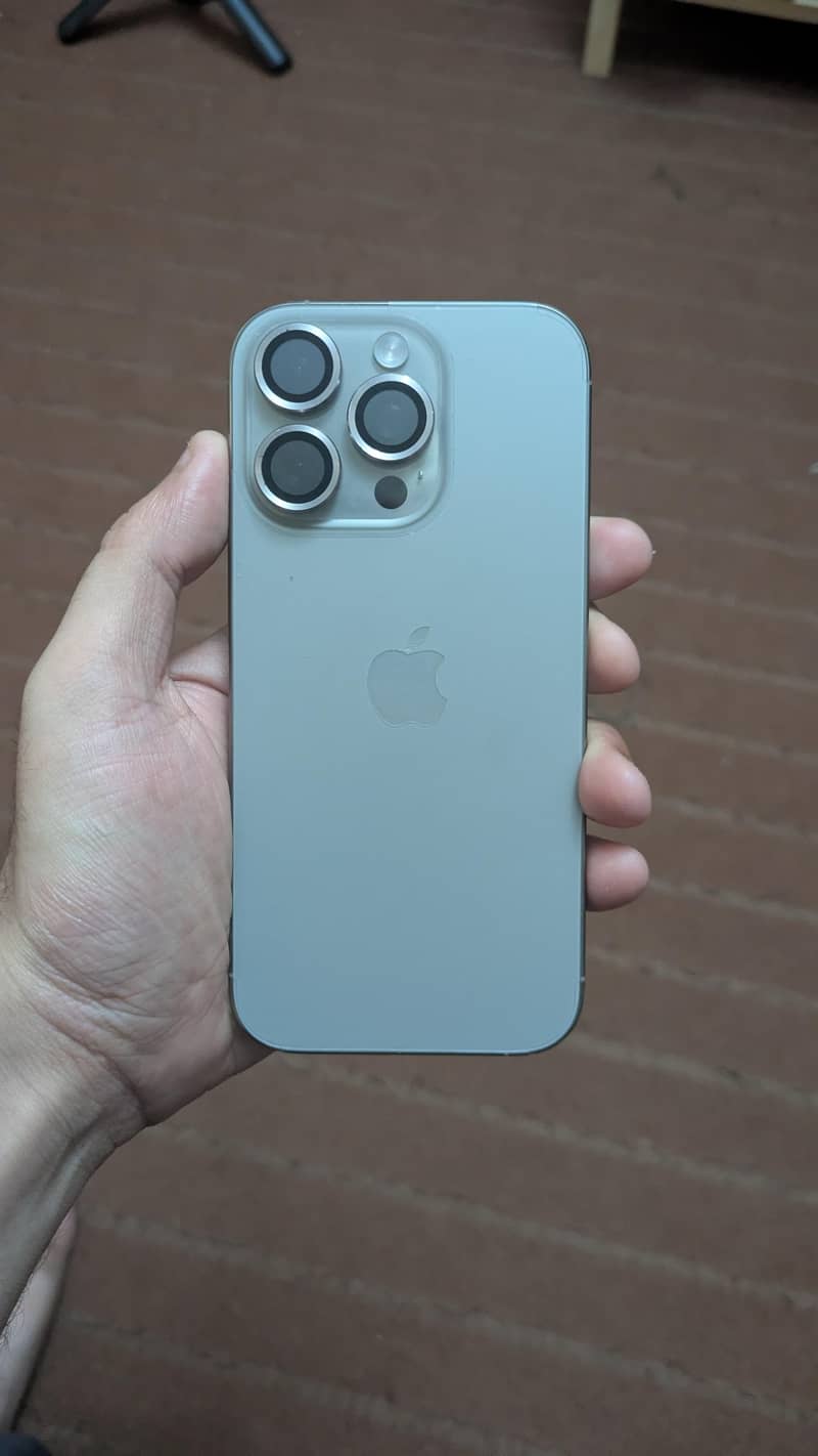 Apple iPhone 16 Pro 2