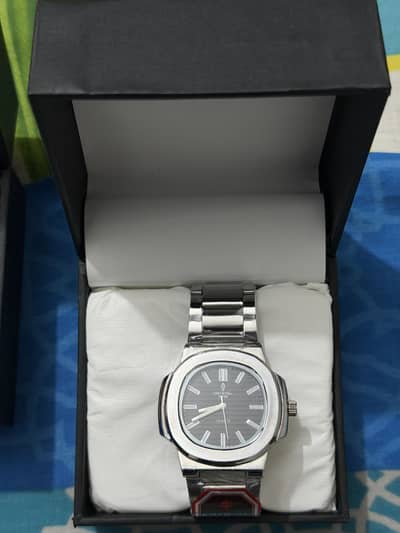 Luxury Crystal Time Silver Watch Elegant Quartz Men’s Watch