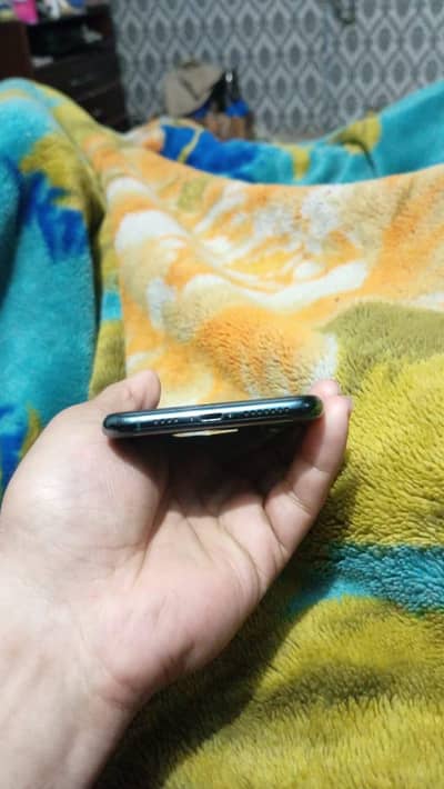iPhone 11 pro max non pta factory unlock all okay 10/10 64gb
