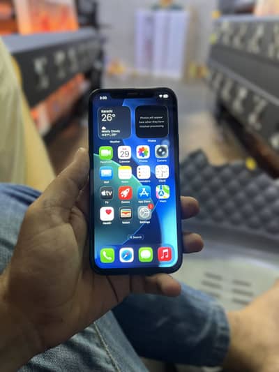 Apple iPhone 12