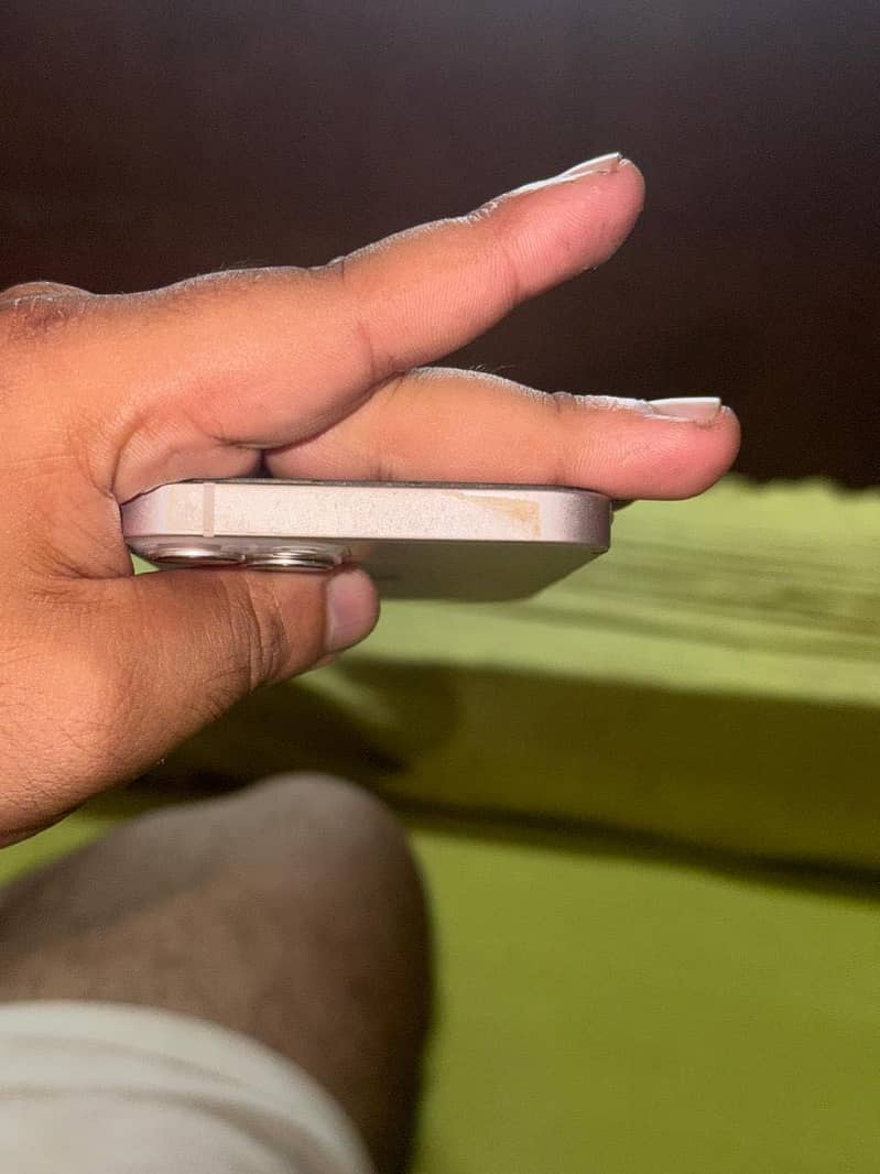 Apple iPhone 13 3